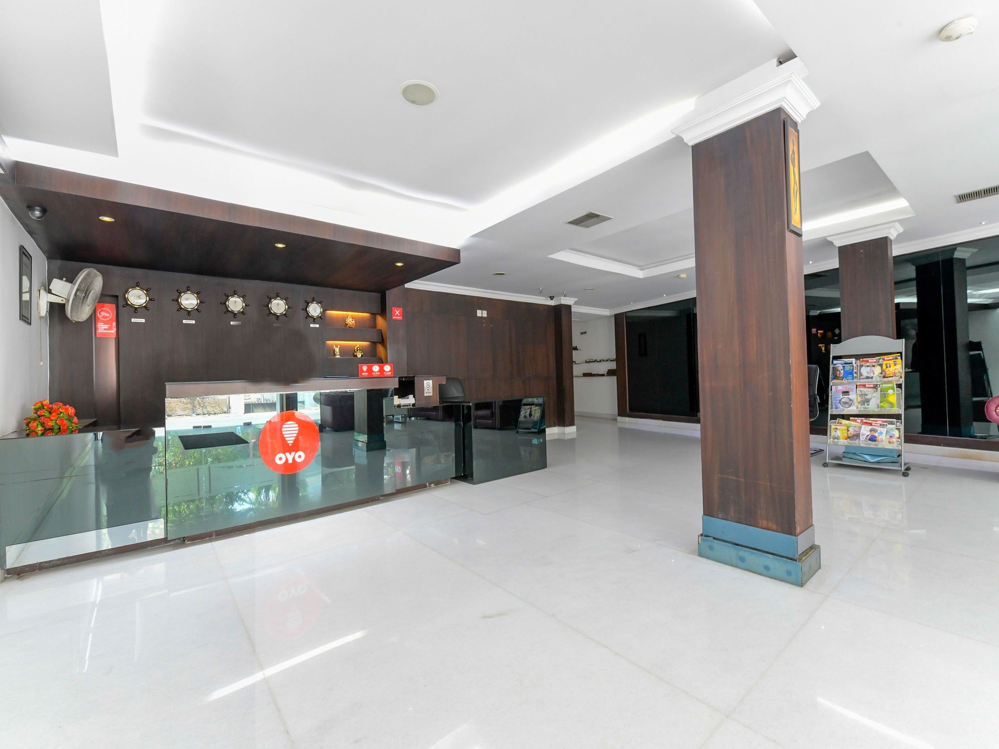 Oyo 7188 Ajantha Regency Hotel Kochi Exterior foto