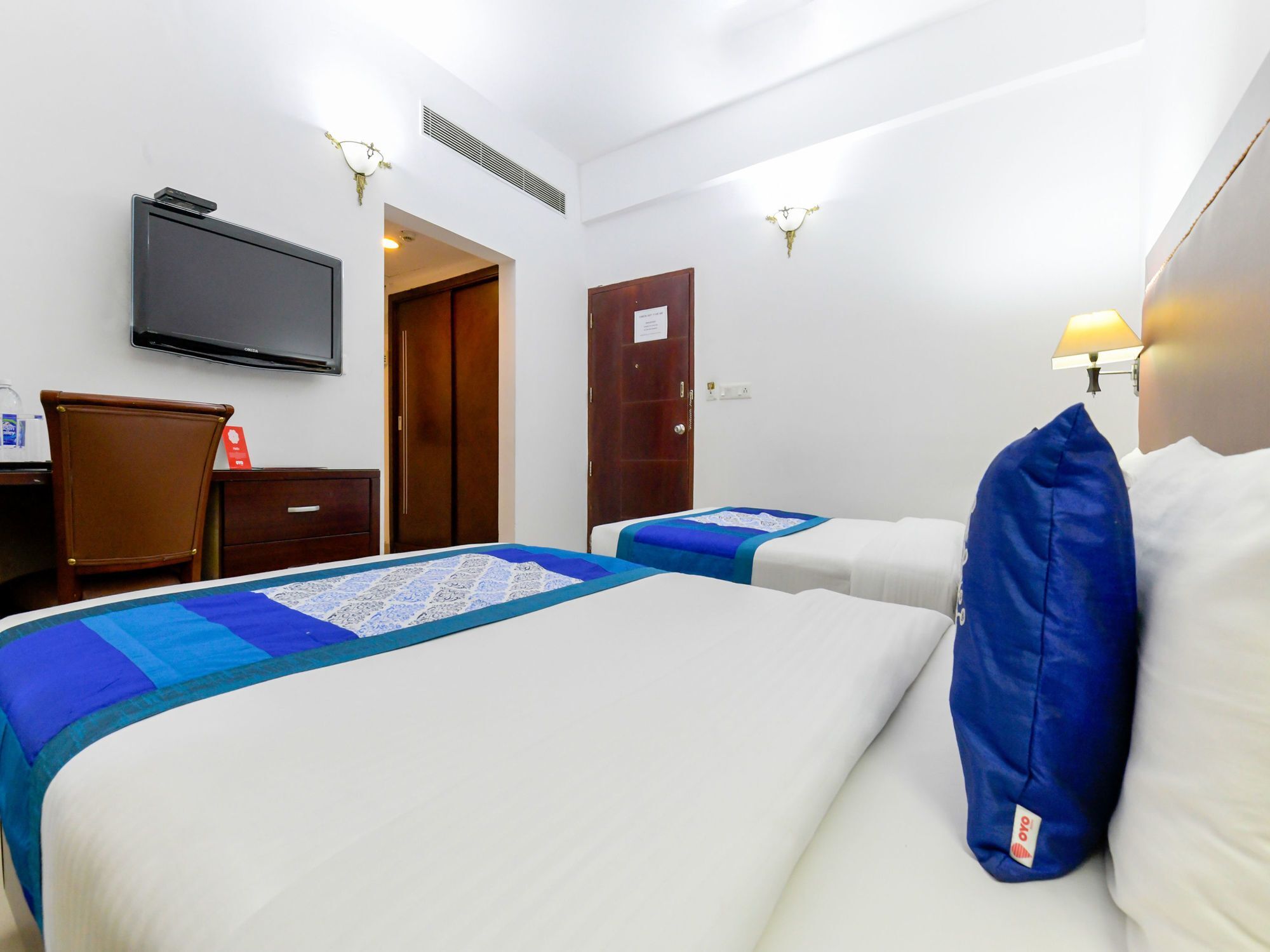 Oyo 7188 Ajantha Regency Hotel Kochi Exterior foto